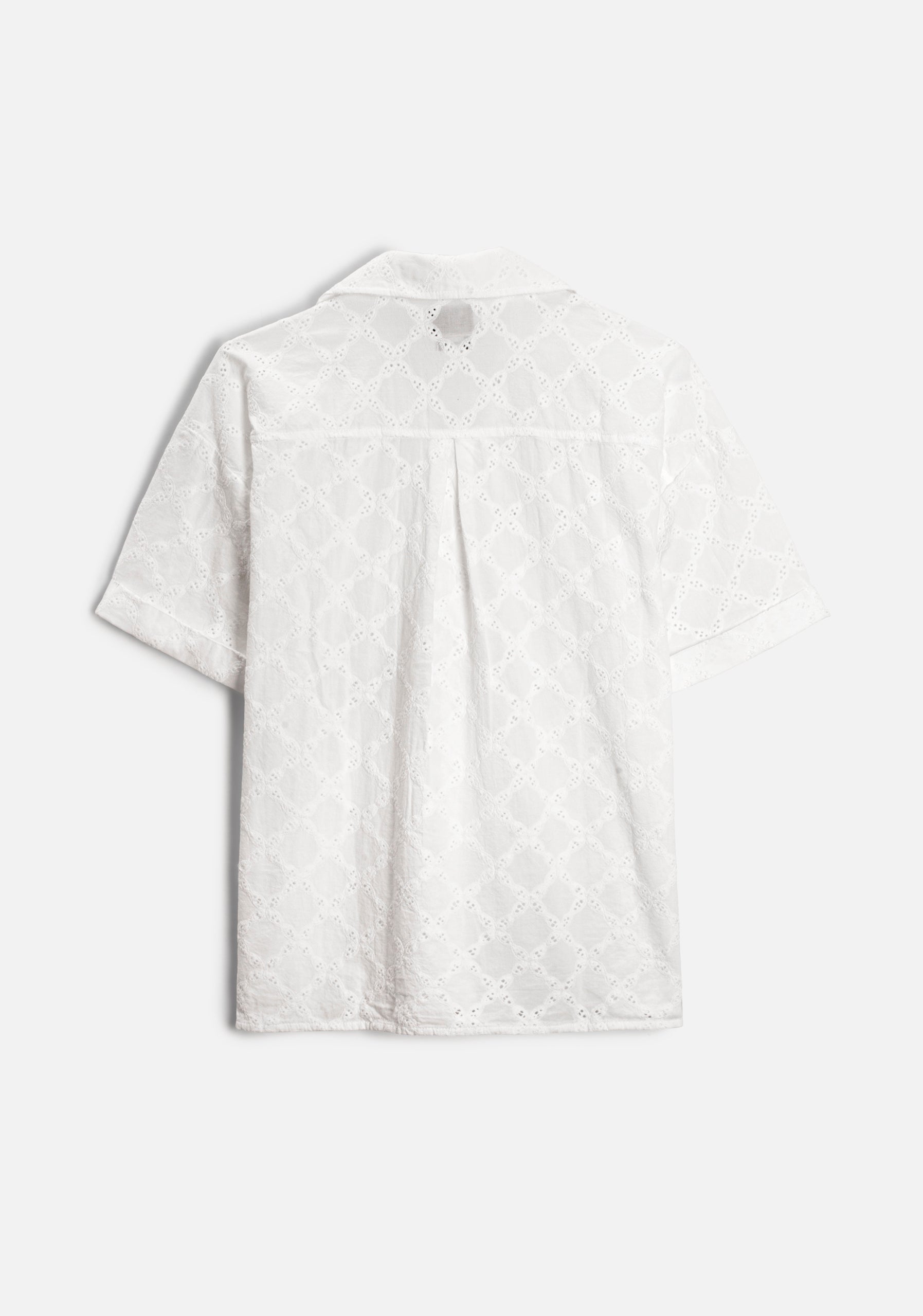 Buttonhole Cuban Shirt. White Bonn