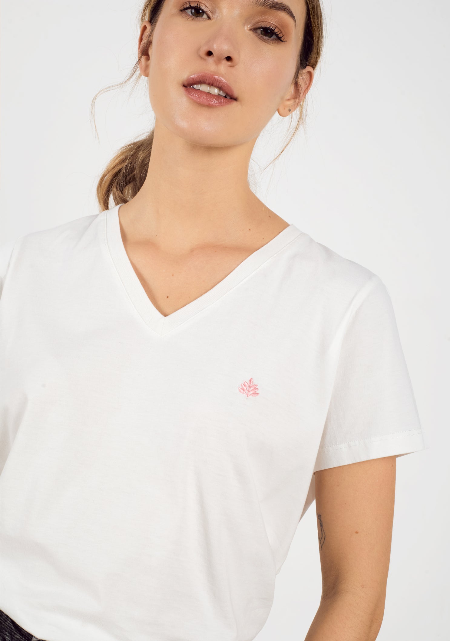 Cenv. Women's White Bone T-Shirt